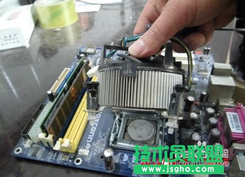 cpu风扇怎么拆