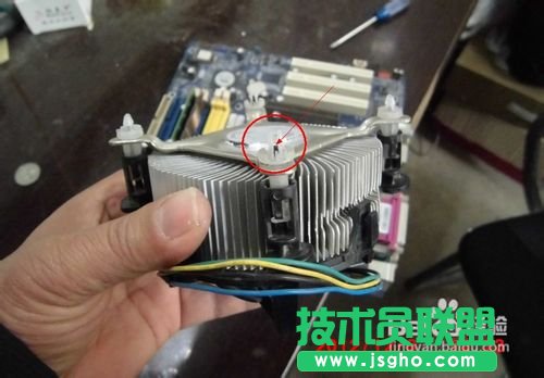 cpu风扇怎么拆
