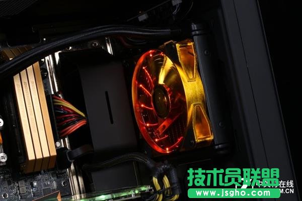 不看吃亏！水冷散热器一定要买这种的