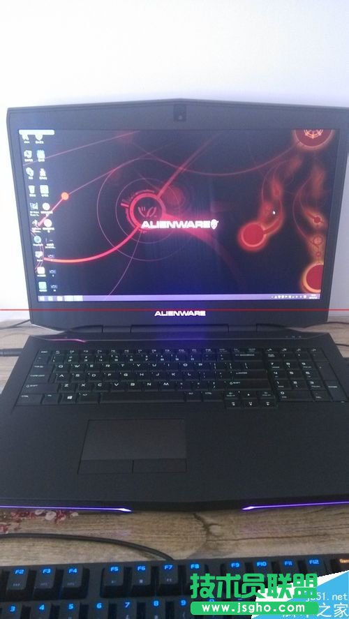 戴尔外星人笔记怎么设置键盘灯光颜色