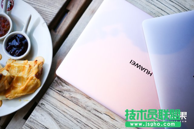 华为MateBook X和苹果MacBook哪个好啊？对比评测