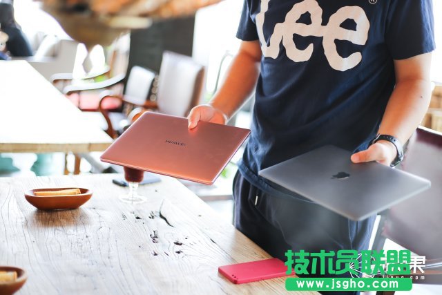 华为MateBook X和苹果MacBook哪个好啊？对比评测