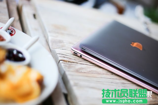 华为MateBook X和苹果MacBook哪个好啊？对比评测