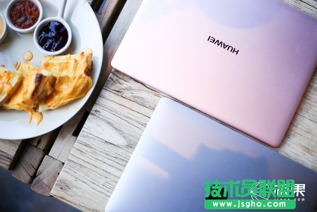 华为MateBook X和苹果MacBook哪个好啊？对比评测