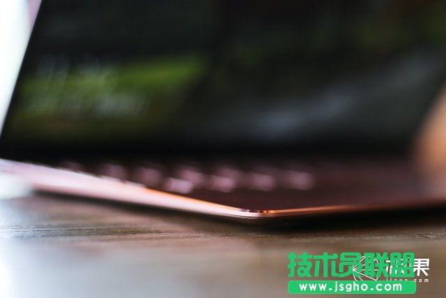 华为MateBook X和苹果MacBook哪个好啊？对比评测
