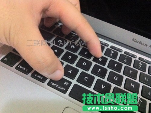 苹果电脑如何重装系统 三联