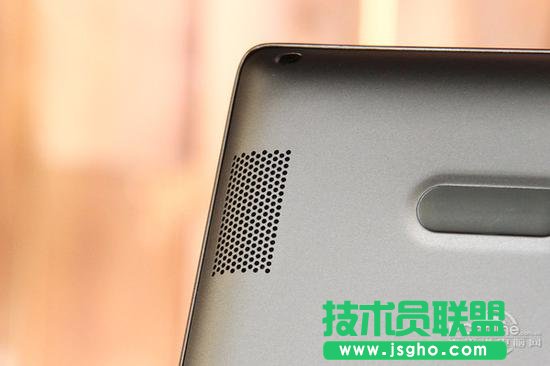 　　此外，这款笔记本还搭载了720P的摄像头，十分靠谱。