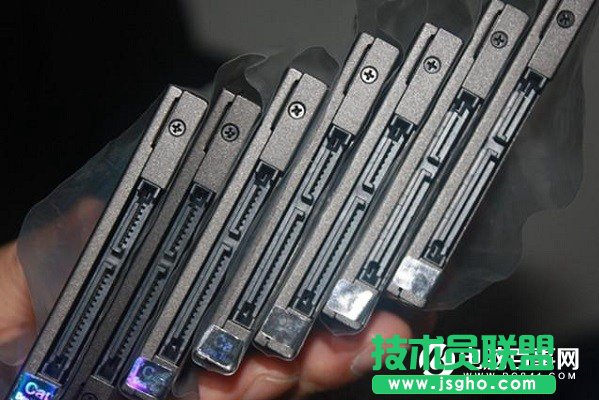 Win10新加硬盘如何分区？