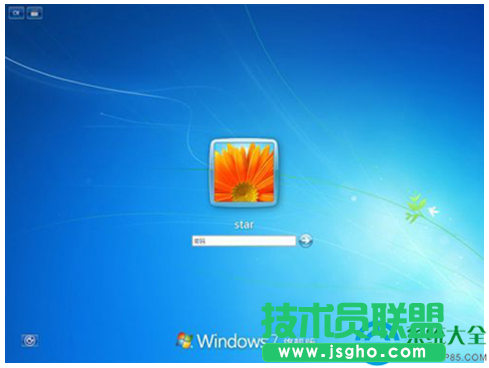 win7和win8系统操作界面哪个更好？  三联
