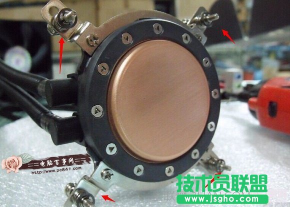 CPU水冷散热器安装方法