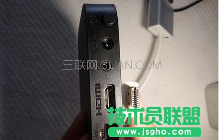 机顶盒怎样连接台式电脑显示器和音响