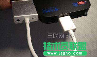 机顶盒怎样连接台式电脑显示器和音响