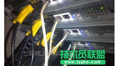 一个显示器如何连接多台台式电脑