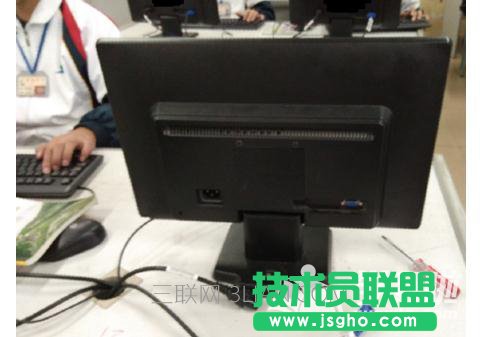电脑显示器底座怎么拆 三联