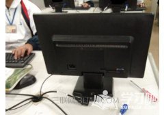 电脑显示器底座怎么拆