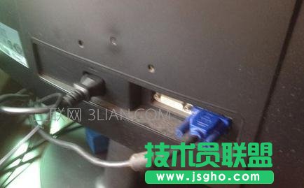 台式电脑显示屏突然不亮了怎么办 三联