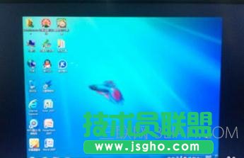 台式电脑屏幕如何设置变全屏 三联