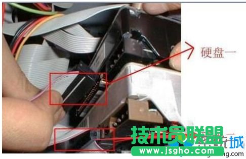 xp系统电脑开机黑屏找不到硬盘，如何处理xp系统电脑开机黑屏找不到硬盘