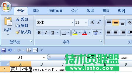 excel合并单元格在哪设置？   三联