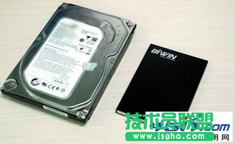 本次对比的两位主角1T 7200转HDD 和 BIWIN C8301 128GB SSD