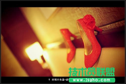 好照片巧妙点亮您的婚鞋 “足”够完美 三联教程