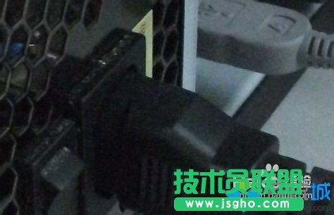 打开电脑机箱