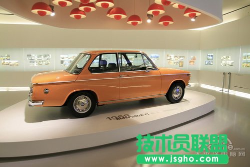 参观车展归来 巧用后期获得个性好照片 三联教程